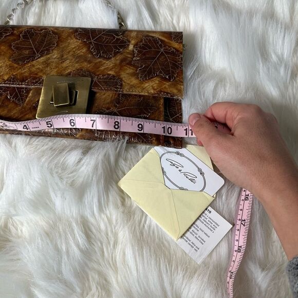 Cango and Ronaldo embossed leaf bag - Picture 3 of 12